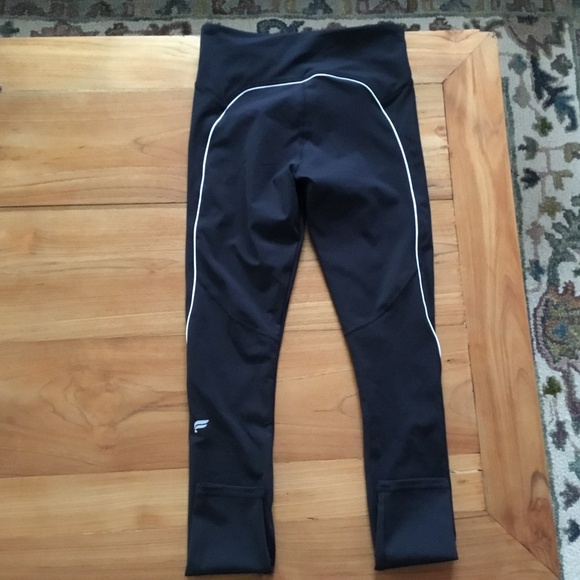 NWT Fabletics High Waisted Piped Black Leggings - Picture 4 of 6